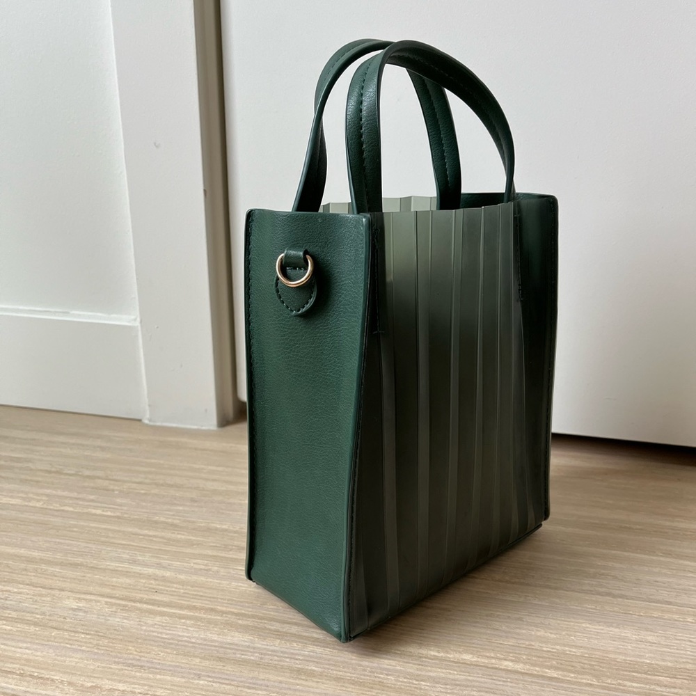 Little hand purse